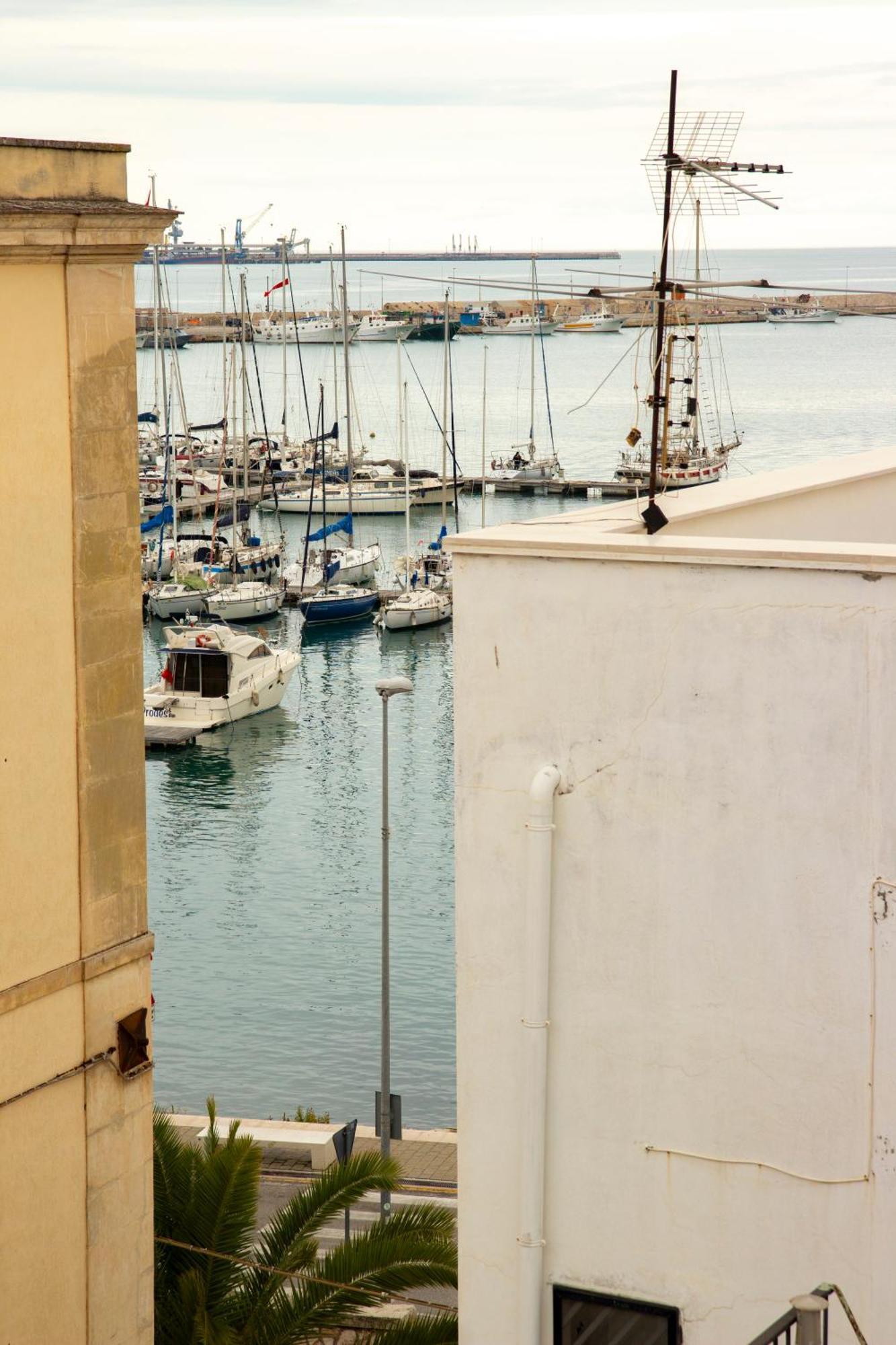 Palazzo Donnamaria Lejlighed Manfredonia Eksteriør billede